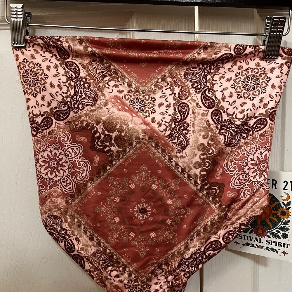 Forever 21 Rose and Brown Paisley Accent top